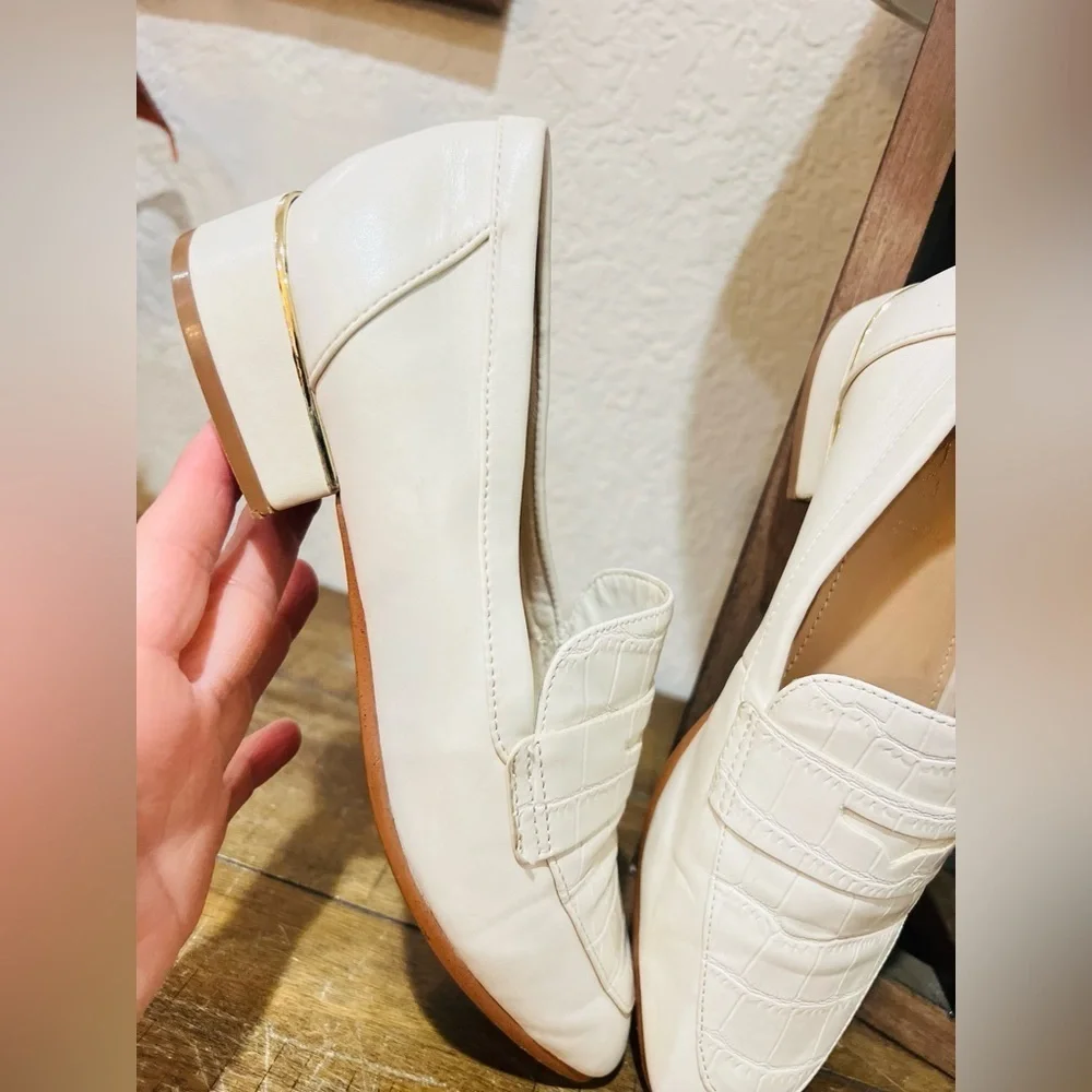 Aldo Adwauthiel loafers in white leather with a croc-embossed detail. 7.5